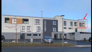 152 Gebäudeansicht mit Lage der Wohnung