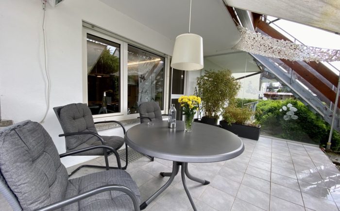 407 Terrasse mit Blick aufs Haus