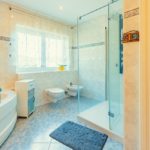 503 EG Badezimmer mit ebenerdiger Dusche
